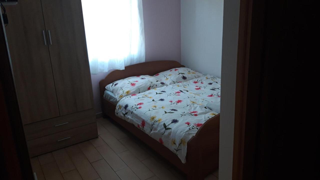 Apartments Residence V Пореч Екстер'єр фото